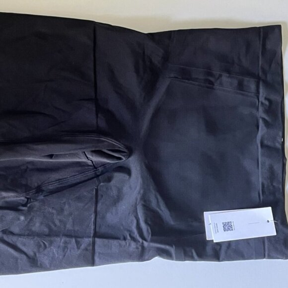NWT SPANX SPANXsculpt OnCore Mid-Thigh Short in Very Black in Size Large - Picture 3 of 5